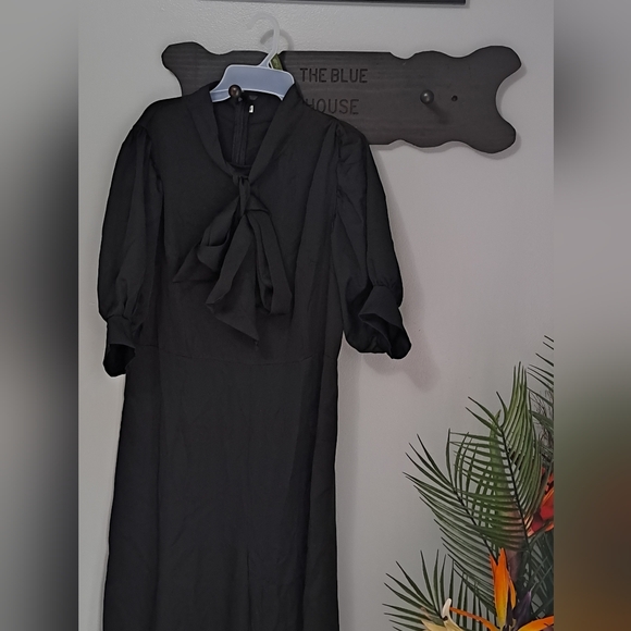 Chic Mock Neckline with Bow Black Jumpsuit Size XL - Picture 6 of 8